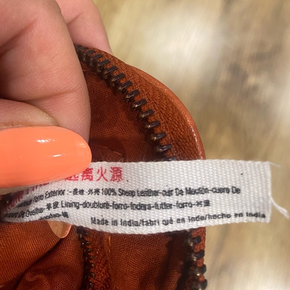 SOLD  Free People Convertible Clutch/Crossbody Leather Purse - Picture 7 of 7